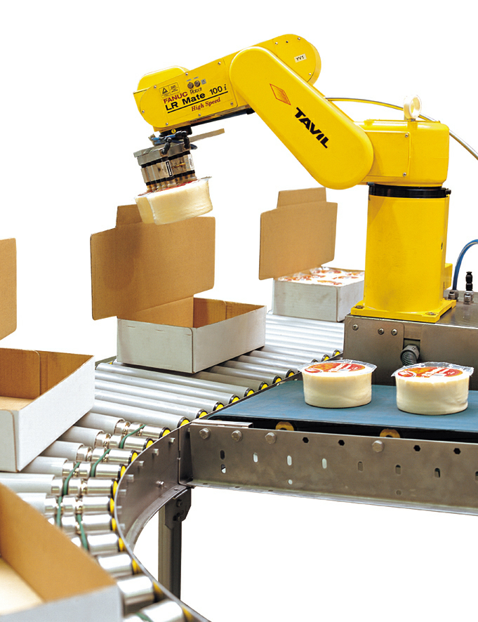 Промышленный робот FANUC выполняет упаковку продукции в картонные коробки